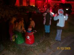Friday December 11, 2009 20:28 - CHRISTMAS CONCERT AND DRIVE TO SEE LIGHTS 021.jpg